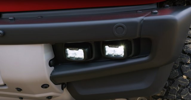 Ford-Bronco-Raptor-fog-light.jpg