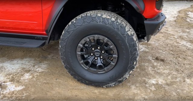 Bronco-Raptor-Tire.jpg